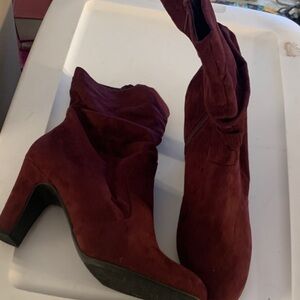Kelly & Katie Elegant Burgundy Women's Boots. Zipper. Size 10